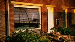 Ruit van woning in Maarssen beschadigd, mogelijk door vuurwerk
