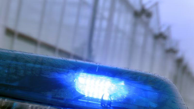Bestuurder negeert stopteken en veroorzaakt aanrijding