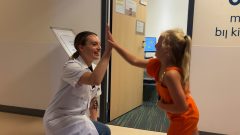 Maaike Janssen: Schisisverpleegkundige met persoonlijke ervaring in het WKZ