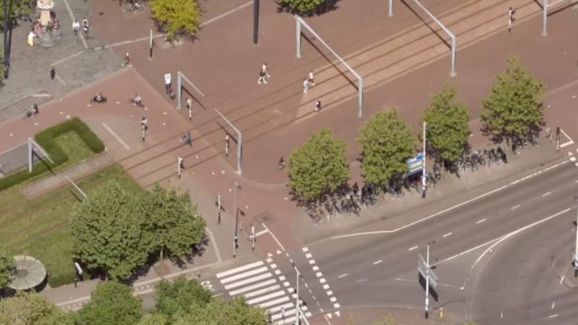 Getuigen aanrijding Blaak gezocht