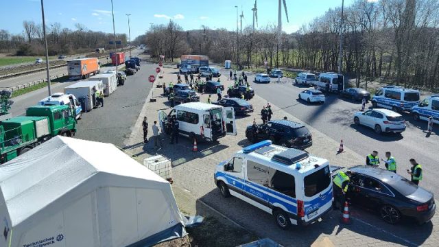 Ruim 1.100 voertuigen en 1.700 personen gecontroleerd bij internationale controle