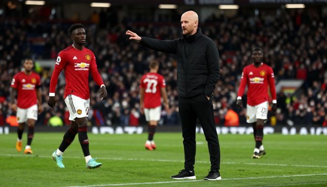 Erik ten Hag ziet Manchester United na 3 nederlagen op rij afglijden naar 8e plek