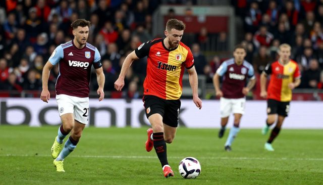 Feyenoord verslaat Aston Villa met 2-1 in spannende Conference League-wedstrijd